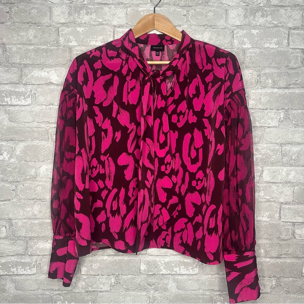 EUC Who What Wear Women’s Blouse Animal Print  Size XXL (Black Pink)